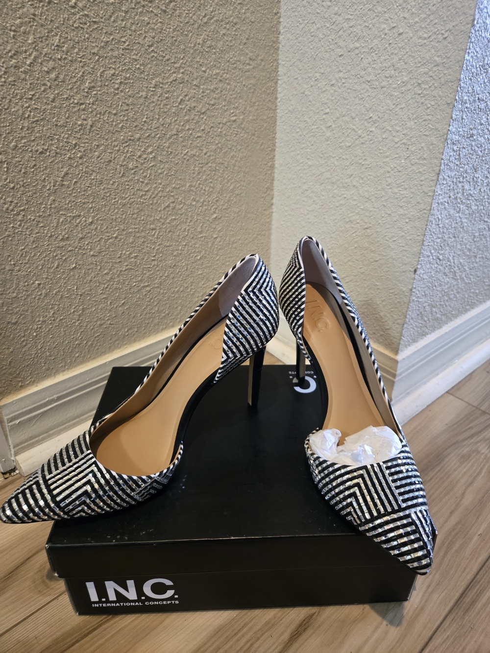 INC International Concepts Black and White Geometric Pointed-Toe Pumps